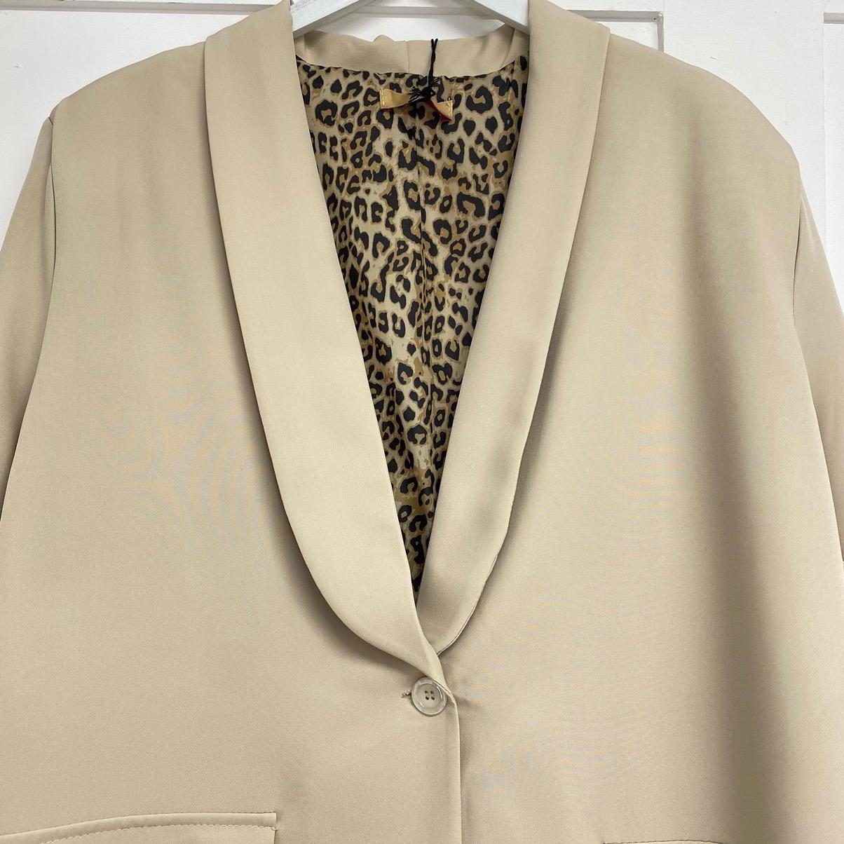 Tess Plus size leopard print blazers. Sizes 20 24. Mulberry Moon Limited