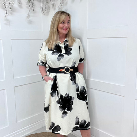 Diana: Cream floral print midi dress with pockets. One size 16-22