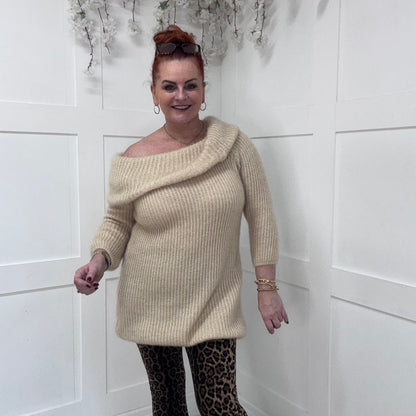 Kez: Longline off the shoulder knitted top. One size: 12-18