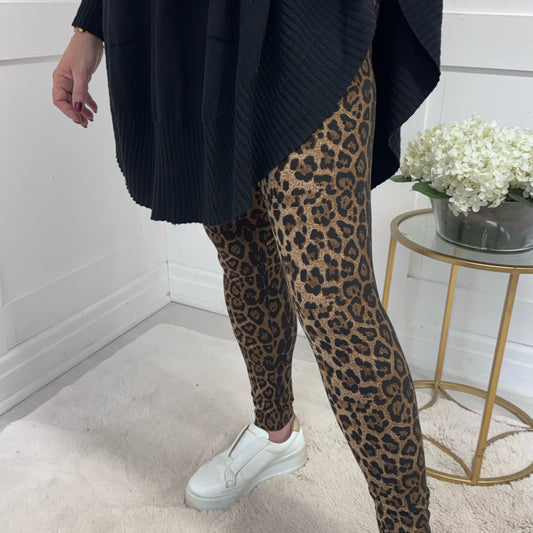 Bella: Stretchy leopard print leggings. 2 sizes