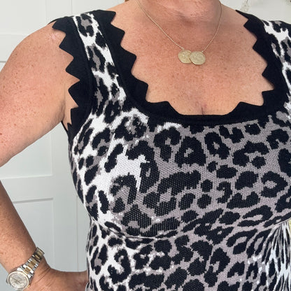 Minnie: Black & White leopard print vest. Sizes 8-12 and 12-16.